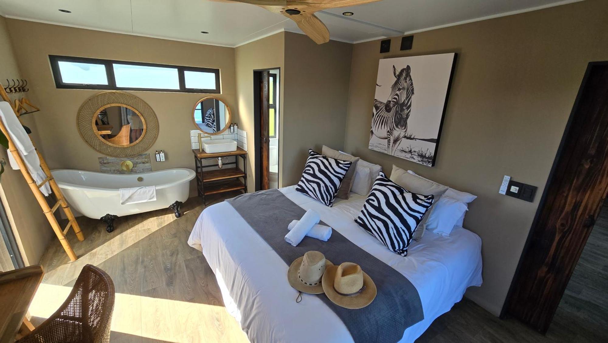 Buff & Fellow Eco Cabins George Luaran gambar