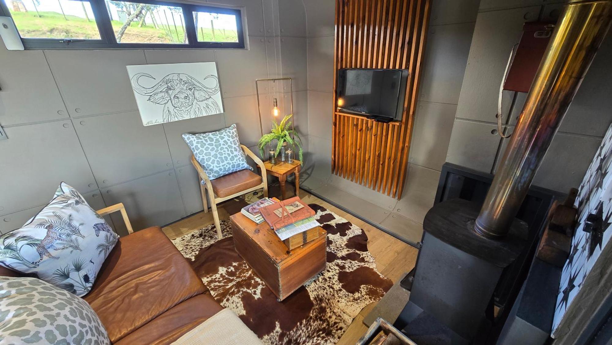 Buff & Fellow Eco Cabins George Luaran gambar